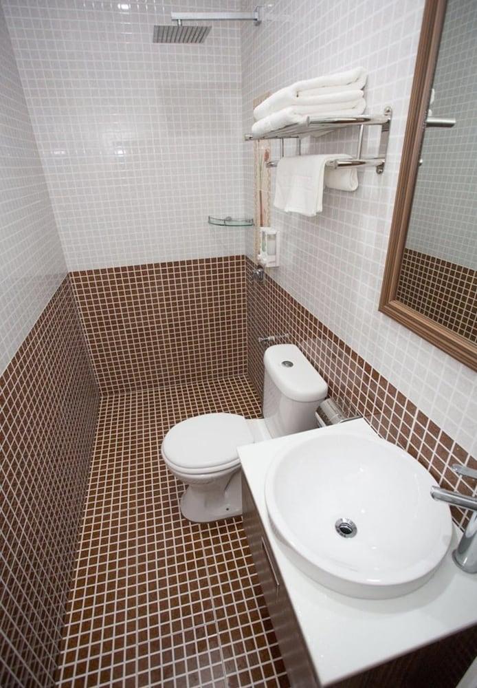 Hotel Zamburger Nur Ramadhan - Previously G Home Hotel Kota Bharu Eksteriør billede